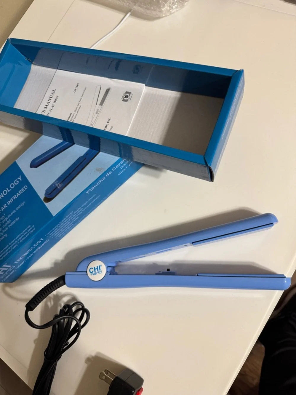 NIB CHI Nano Silver Ceramic Hairstyling Iron Blue GF1001N